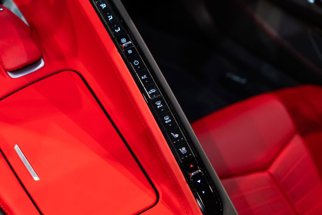 Used 2020 Chevrolet Corvette Stingray Premium Cpe w/ 3LT Preferred Equipment Group image 29