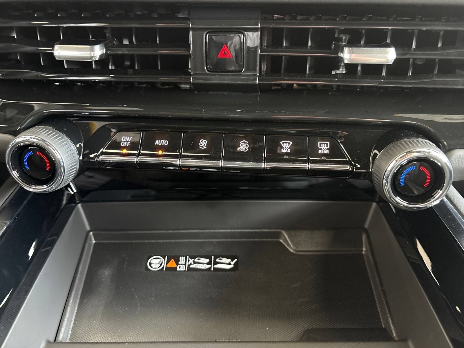 New 2026 Chevrolet Suburban High Country AWD/4WD image 32