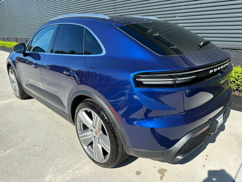 Used 2024 Porsche Macan 4 Electric image 7