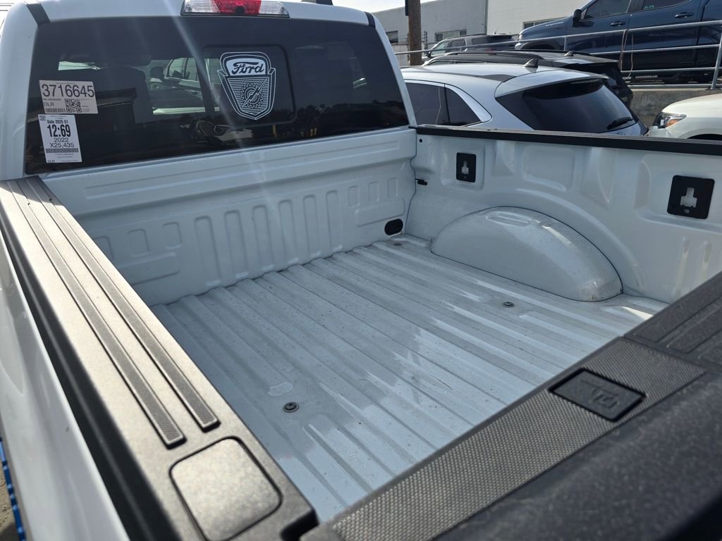 Used 2022 Ford F150 Lightning Lariat image 21