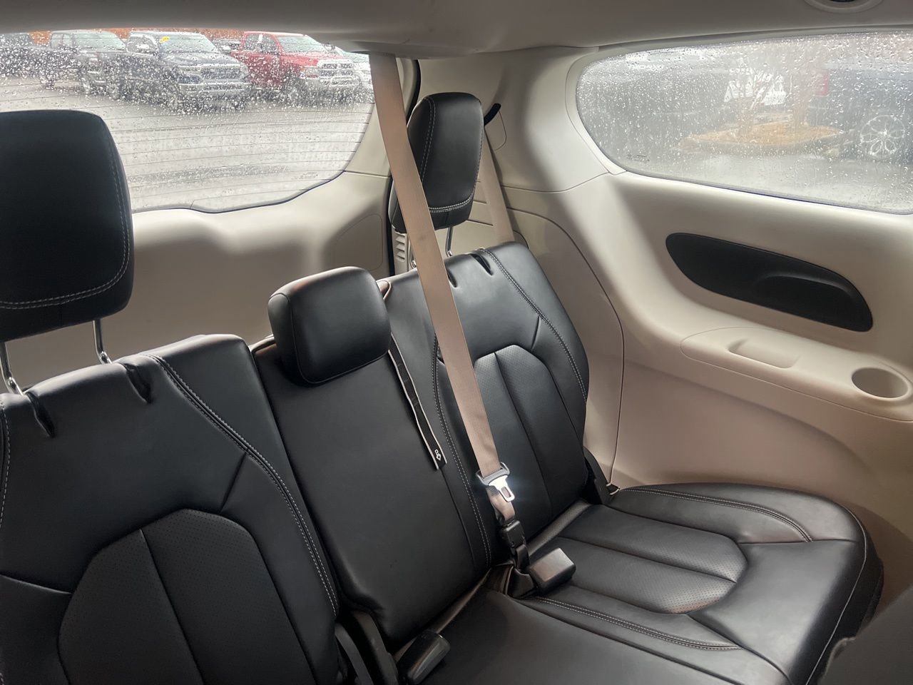 Used 2023 Chrysler Pacifica Touring-L FWD image 24