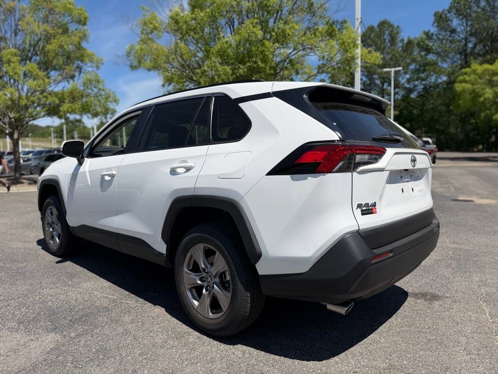 Used 2025 Toyota RAV4 XLE w/ Convenience Package FWD image 2