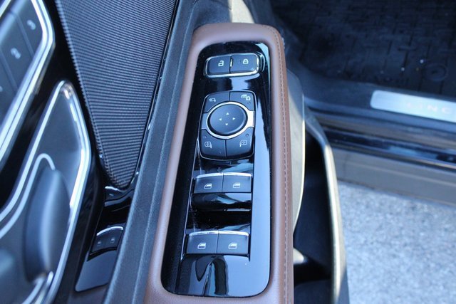 Used 2021 Lincoln Aviator Reserve w/ Elements Package Plus image 11