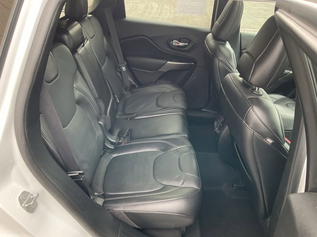 Used 2020 Jeep Cherokee Limited w/ Luxury Group AWD/4WD image 20