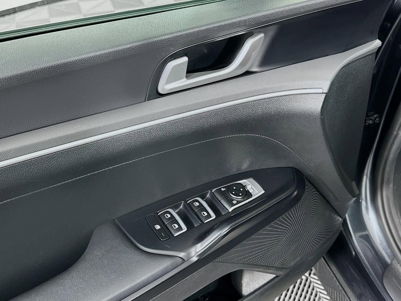 Used 2023 Kia K5 LXS image 29