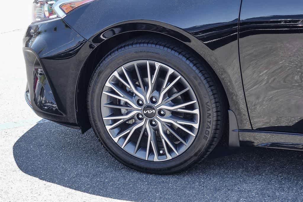 Used 2023 Kia Forte GT-Line FWD image 9