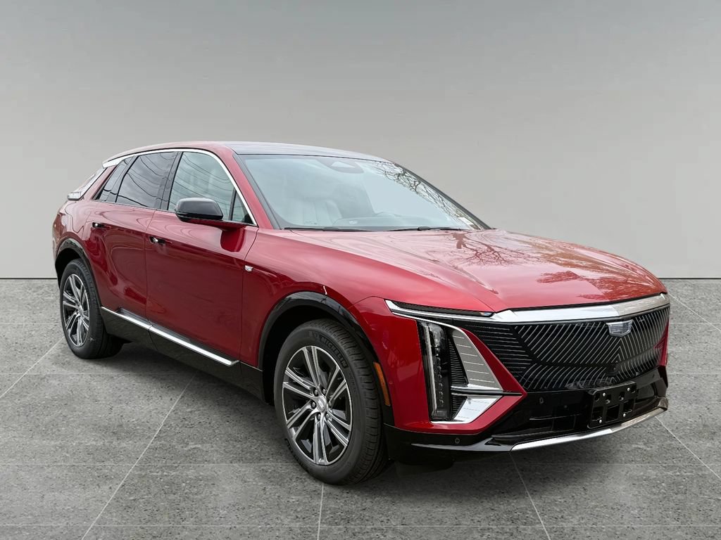Used 2026 Cadillac Lyriq Luxury w/ LPO, Floor Liner Package AWD/4WD image 8