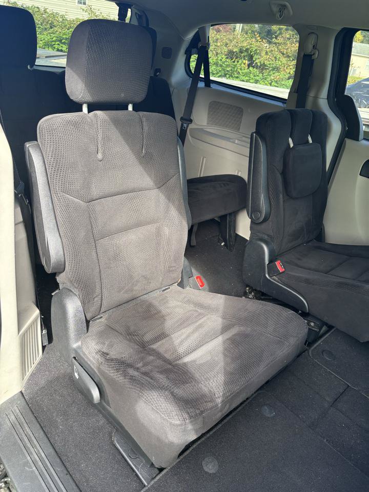 Used 2014 Dodge Grand Caravan SXT FWD image 21
