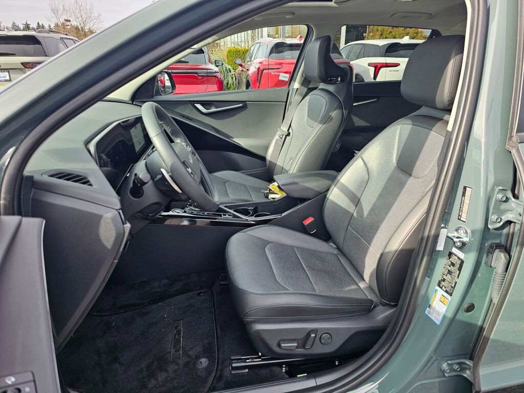 Certified 2023 Kia Niro Wave w/ Wave Preserve Package image 22