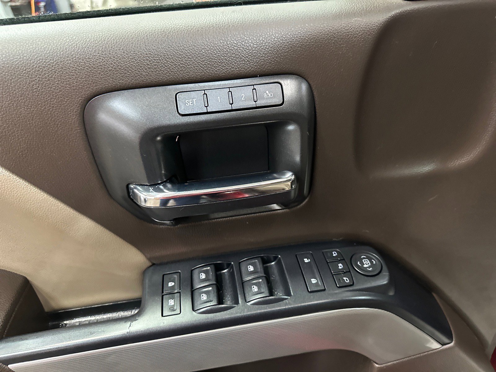 Used 2017 Chevrolet Silverado 1500 LTZ Z71 w/ LTZ Plus Package image 18