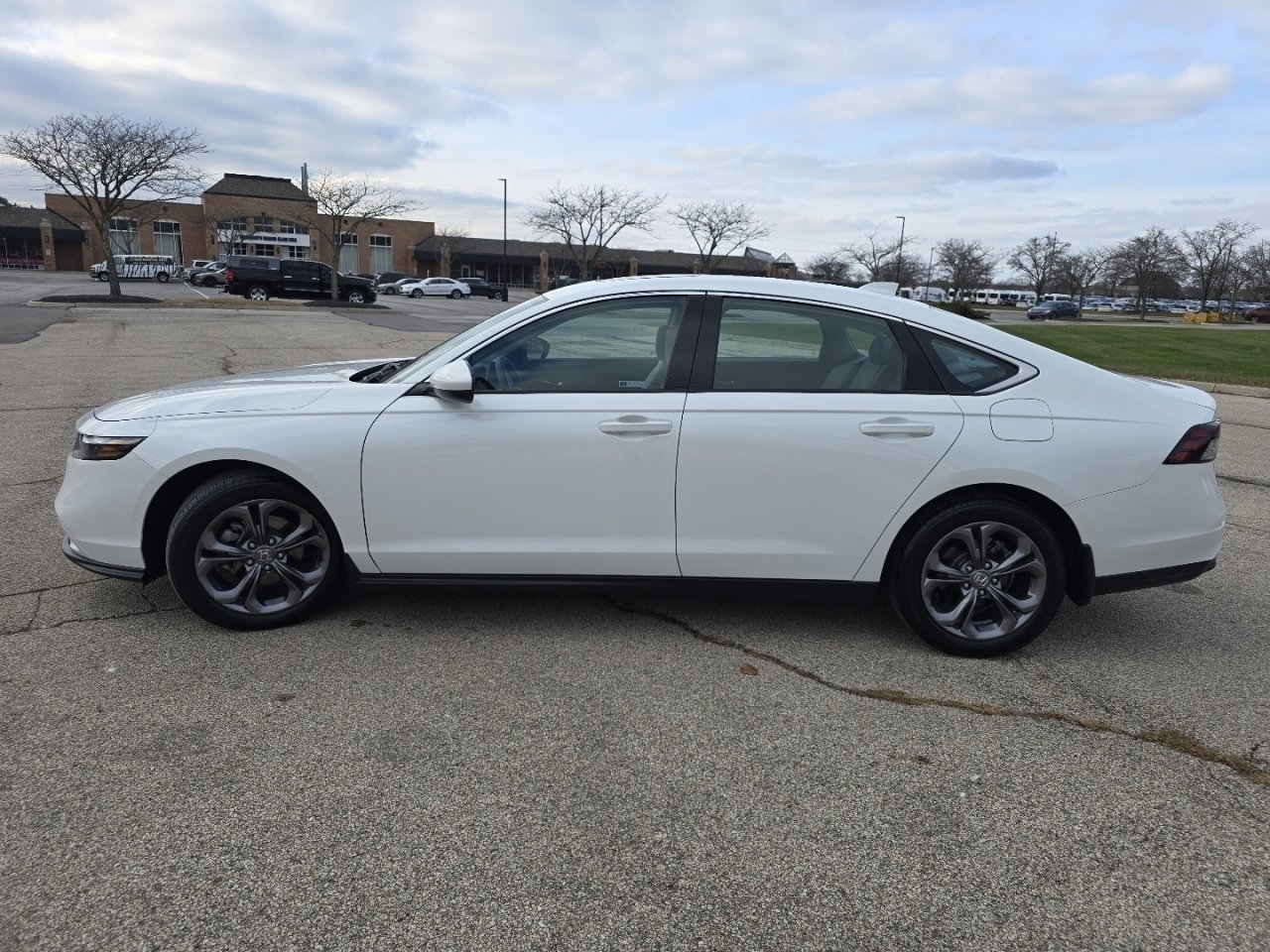 Certified 2024 Honda Accord EX image 15