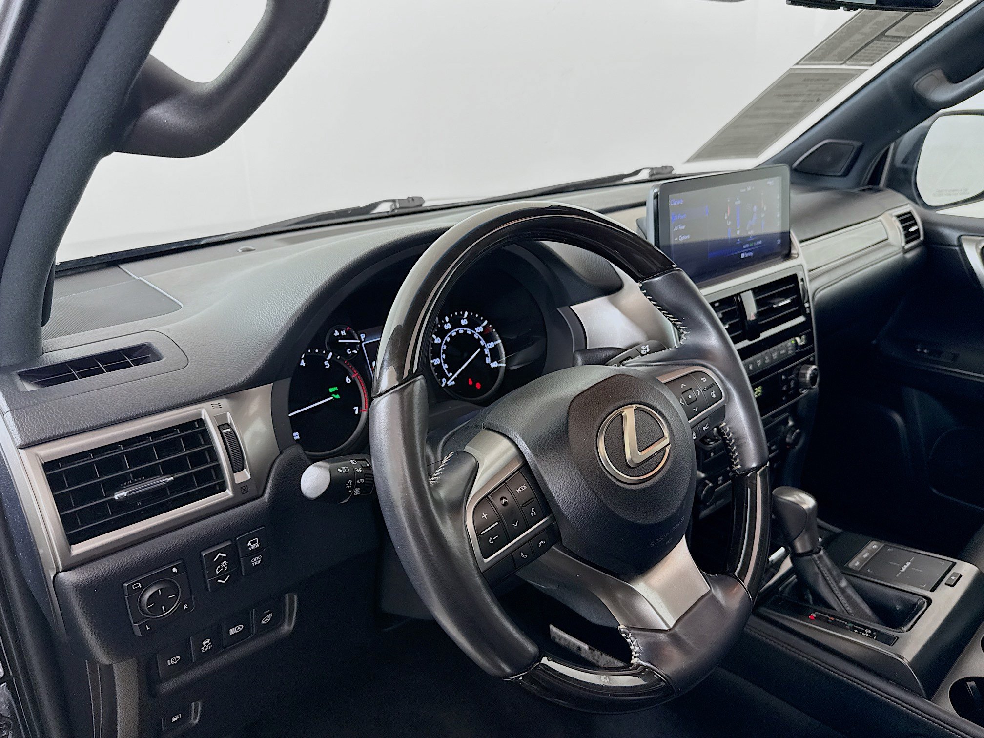Used 2023 Lexus GX 460 Luxury w/ Sport Design Package AWD/4WD image 9