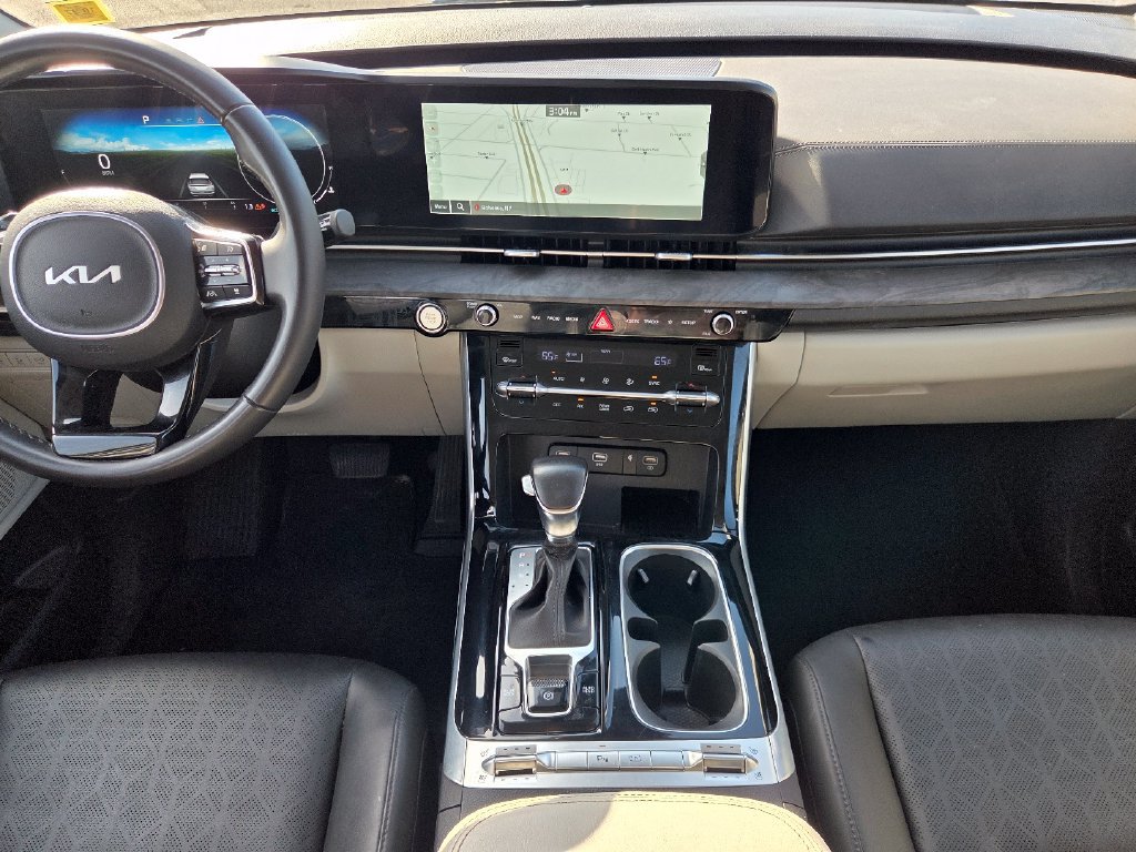 Certified 2024 Kia Carnival SX FWD image 18