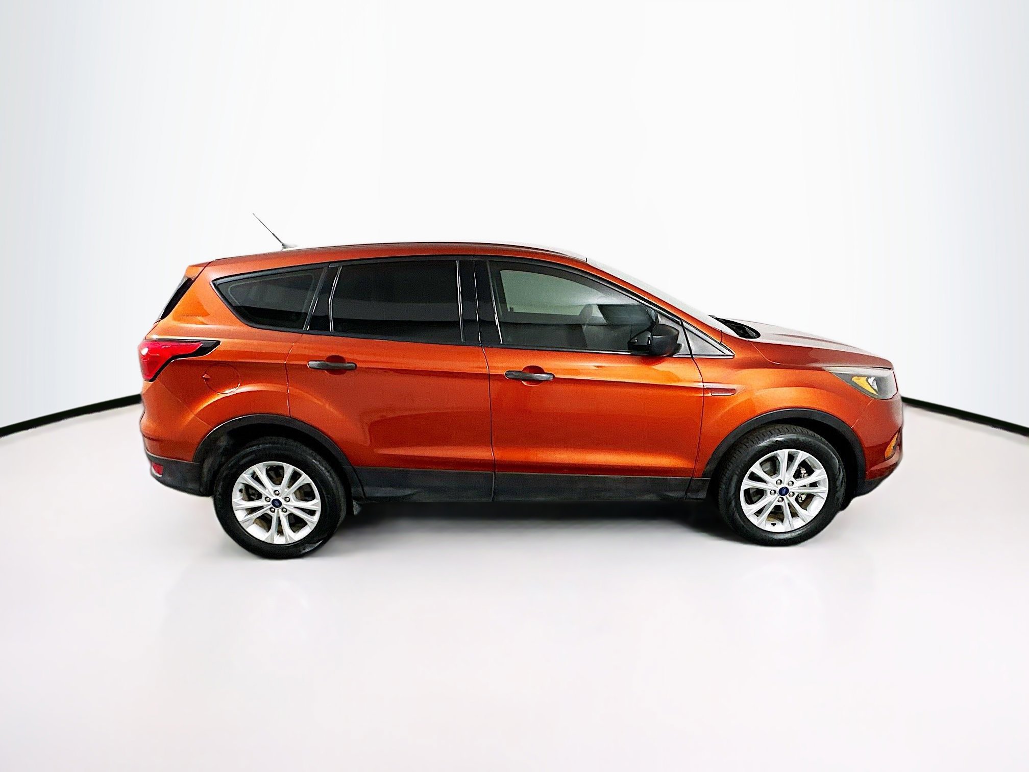 Used 2019 Ford Escape S image 10