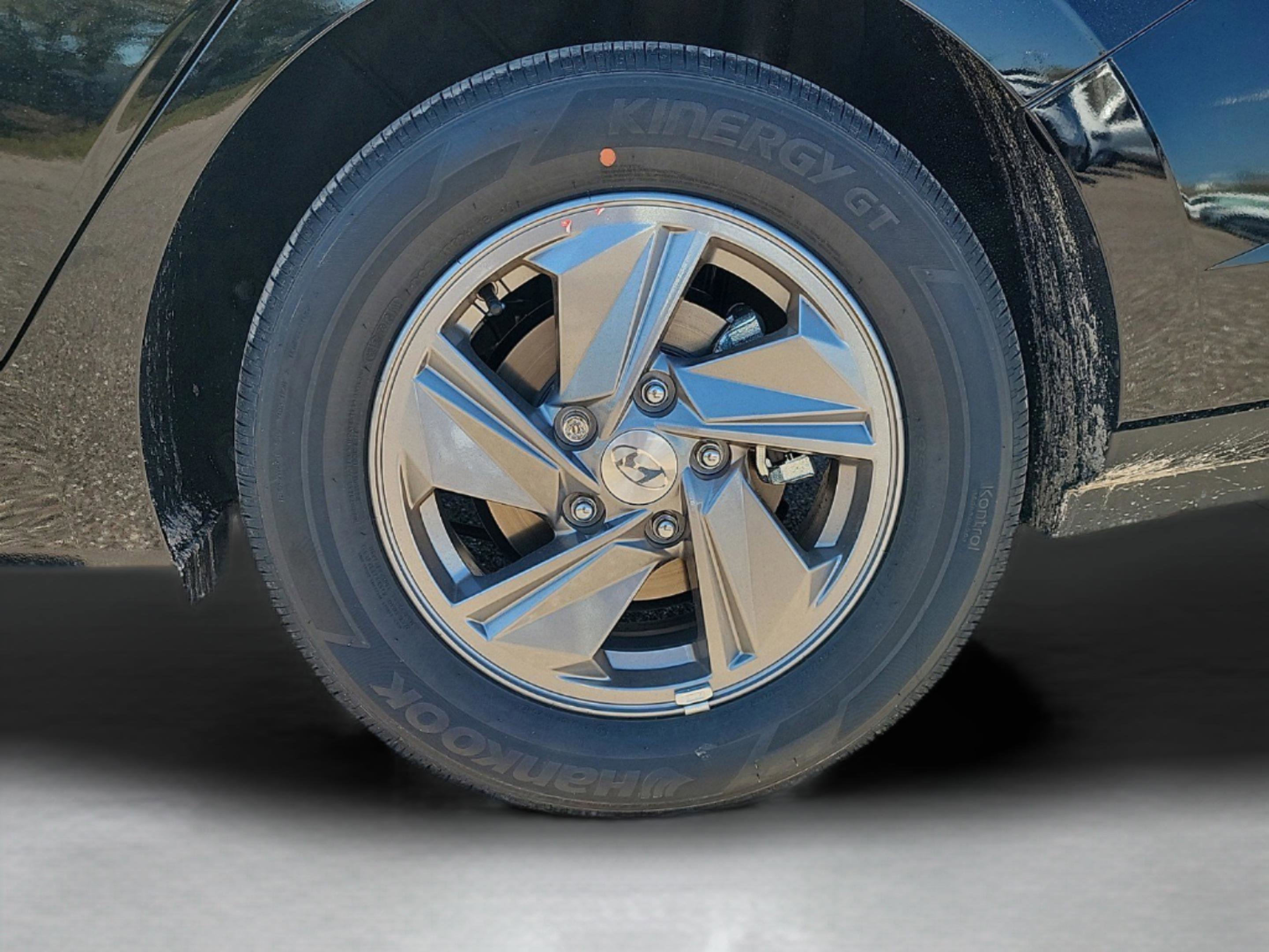 New 2026 Hyundai Elantra SE image 31