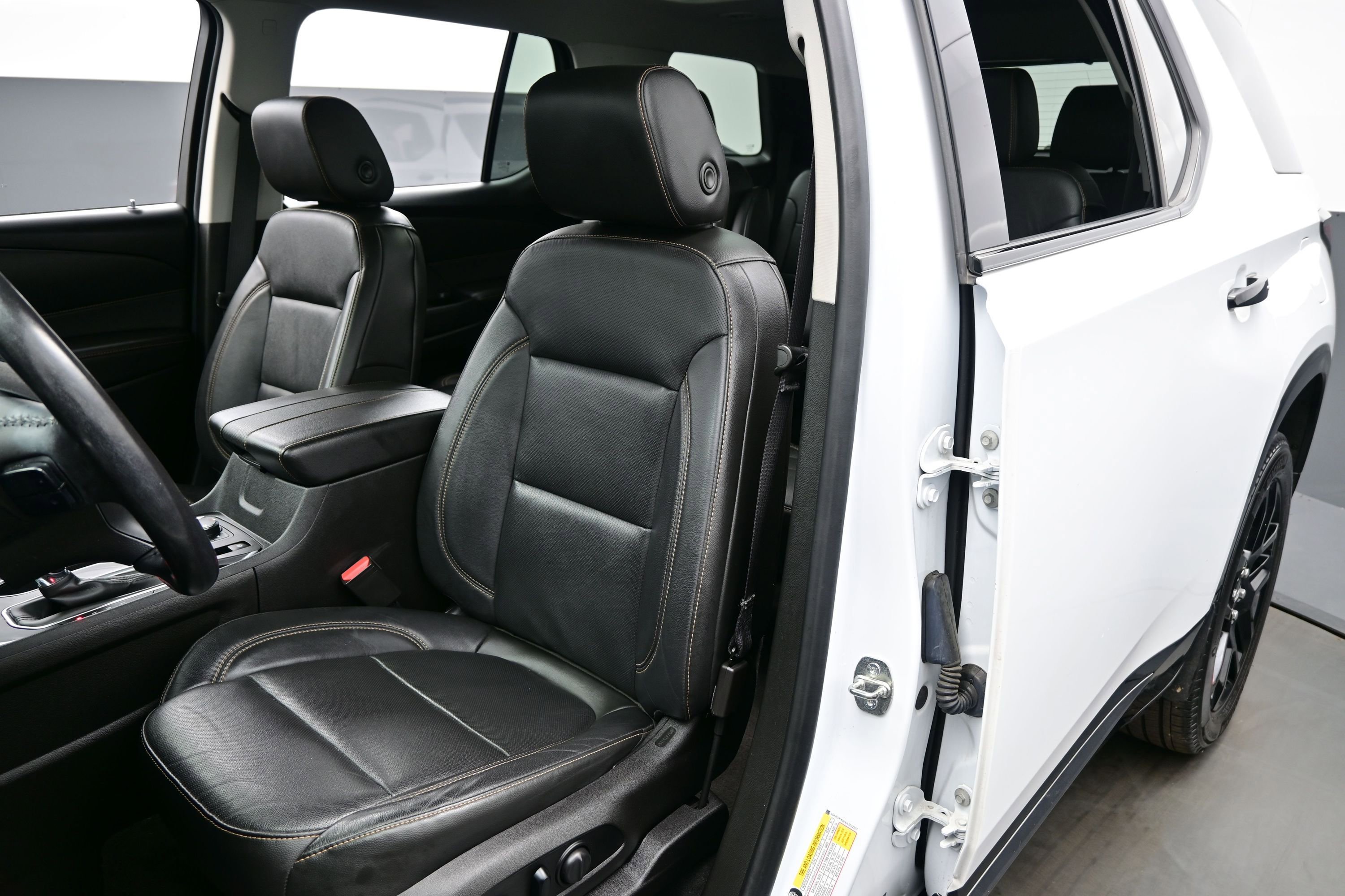 Used 2019 Chevrolet Traverse Premier w/ Redline Edition AWD/4WD image 13