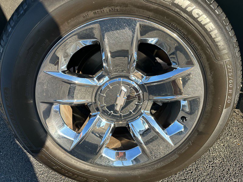 Used 2018 Chevrolet Suburban LT w/ LT Signature Package image 39