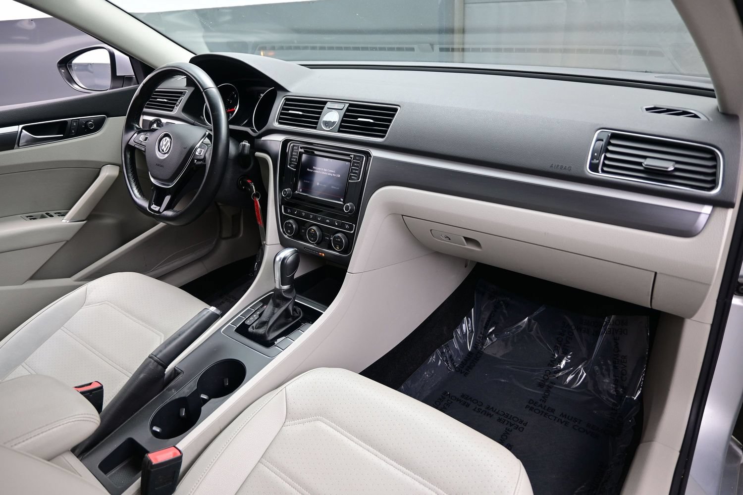 Used 2017 Volkswagen Passat 1.8T R-Line FWD image 15