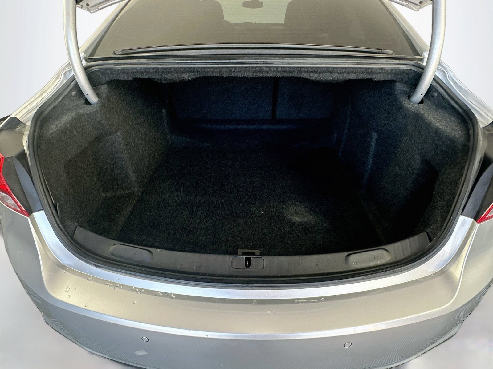 Used 2018 Chevrolet Impala Premier FWD image 25