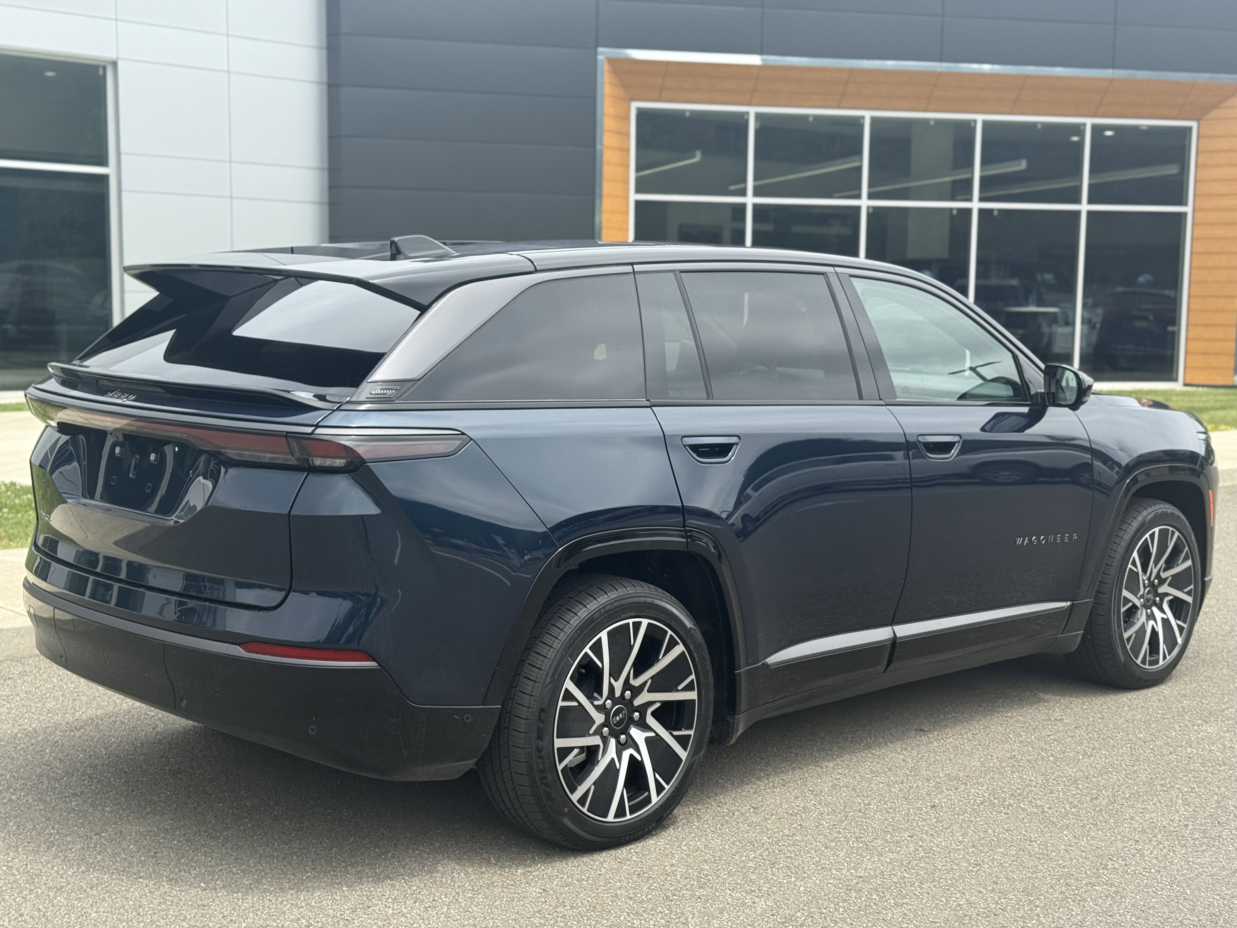 New 2025 Jeep Wagoneer S Limited image 2