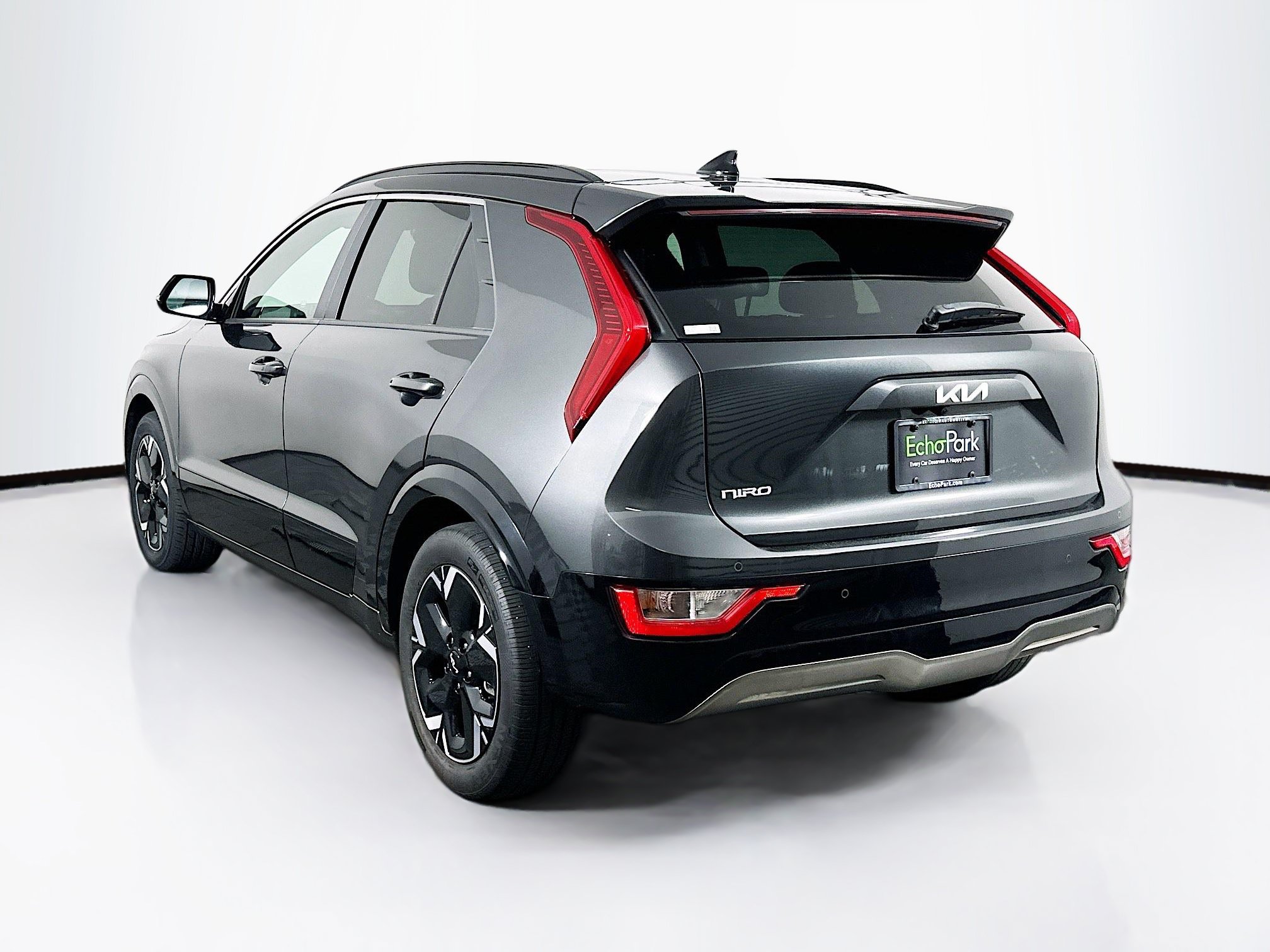 Used 2023 Kia Niro Wind w/ Wind Preserve Package FWD image 5