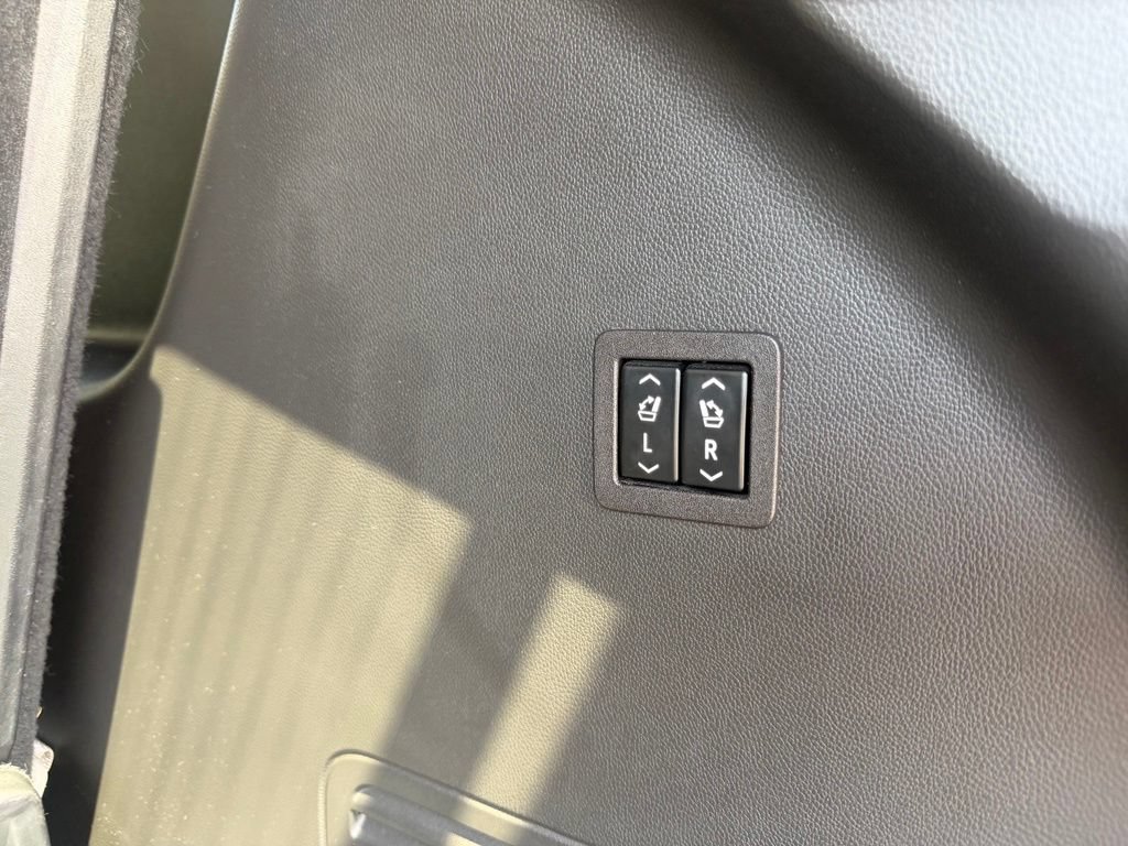 Used 2021 Buick Enclave Premium w/ Surround and Sites Package FWD image 19
