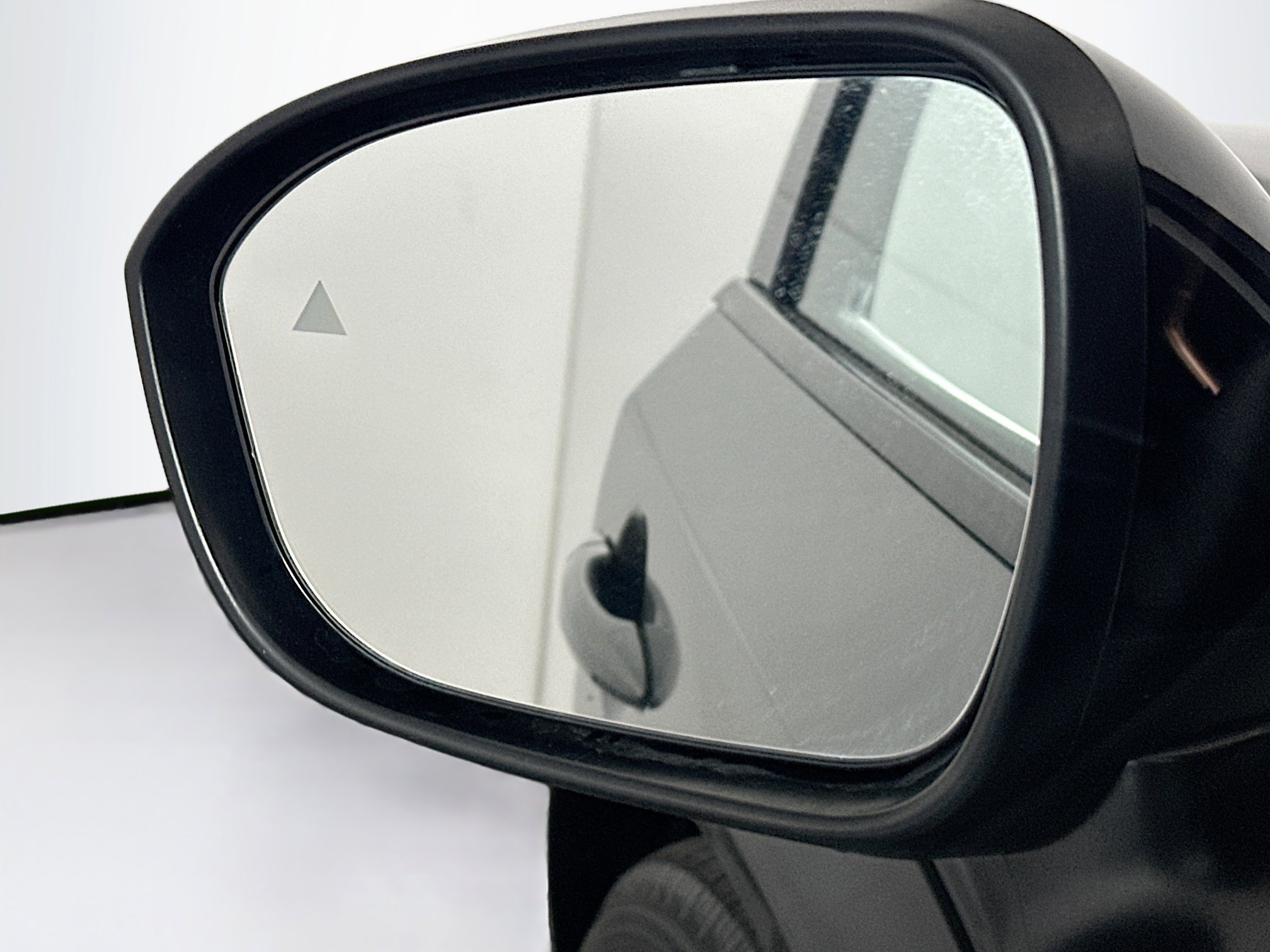 Used 2023 Nissan Ariya FWD image 16