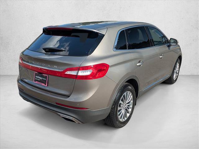 Used 2017 Lincoln MKX Select w/ Select Plus Package FWD image 5