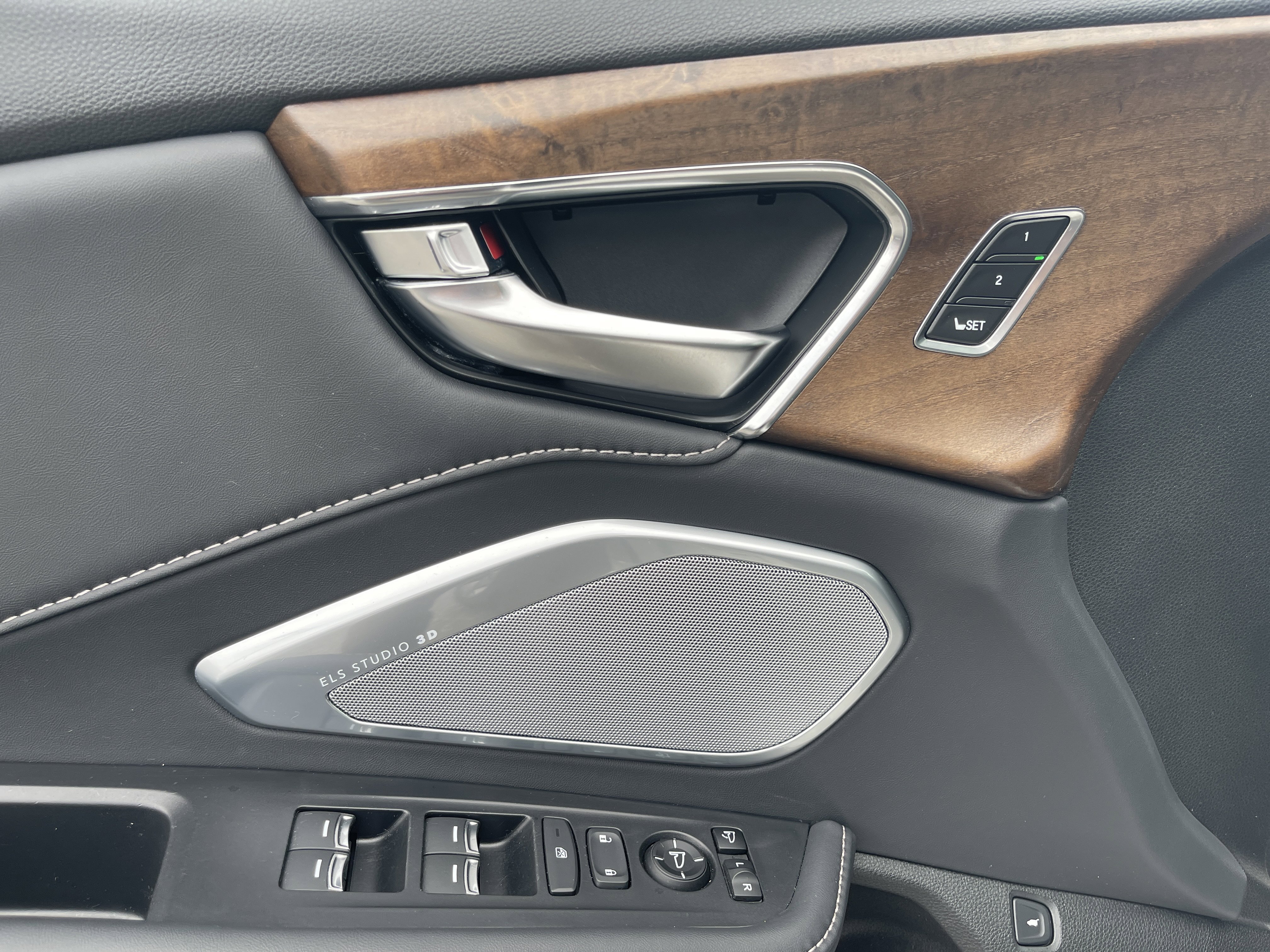 Used 2024 Acura RDX w/Advance Package image 12