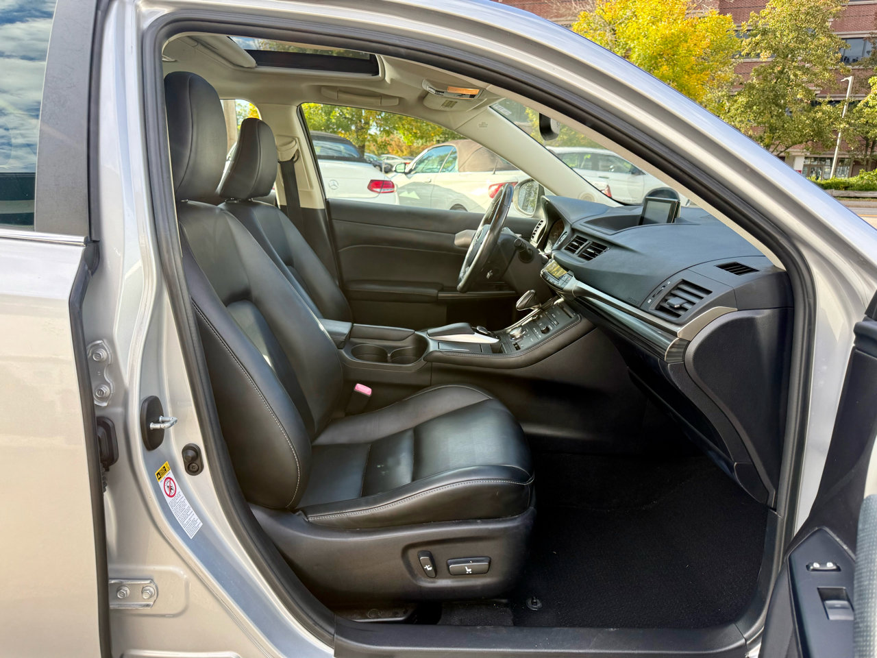 Used 2014 Lexus CT 200h image 24