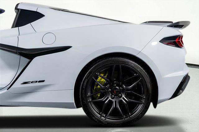 Used 2023 Chevrolet Corvette Z06 image 10