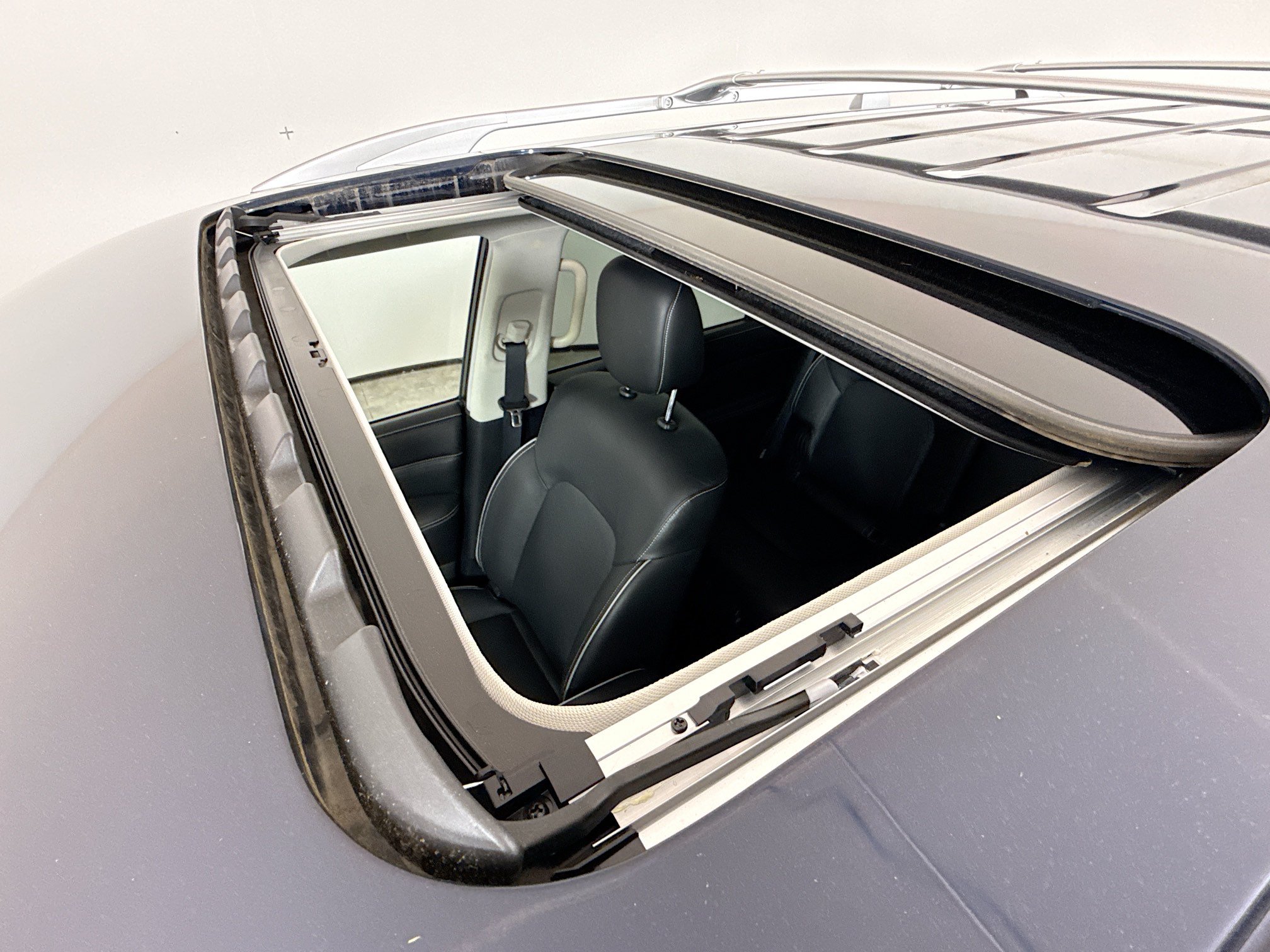 Used 2024 INFINITI QX80 Premium Select w/ Cargo Package AWD/4WD image 14