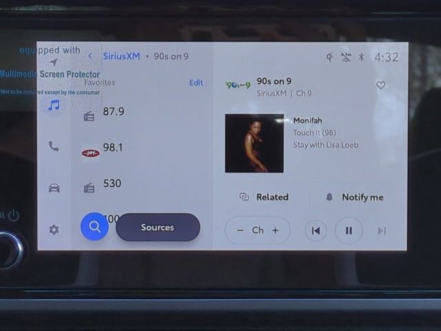 Used 2025 Toyota Camry SE image 17