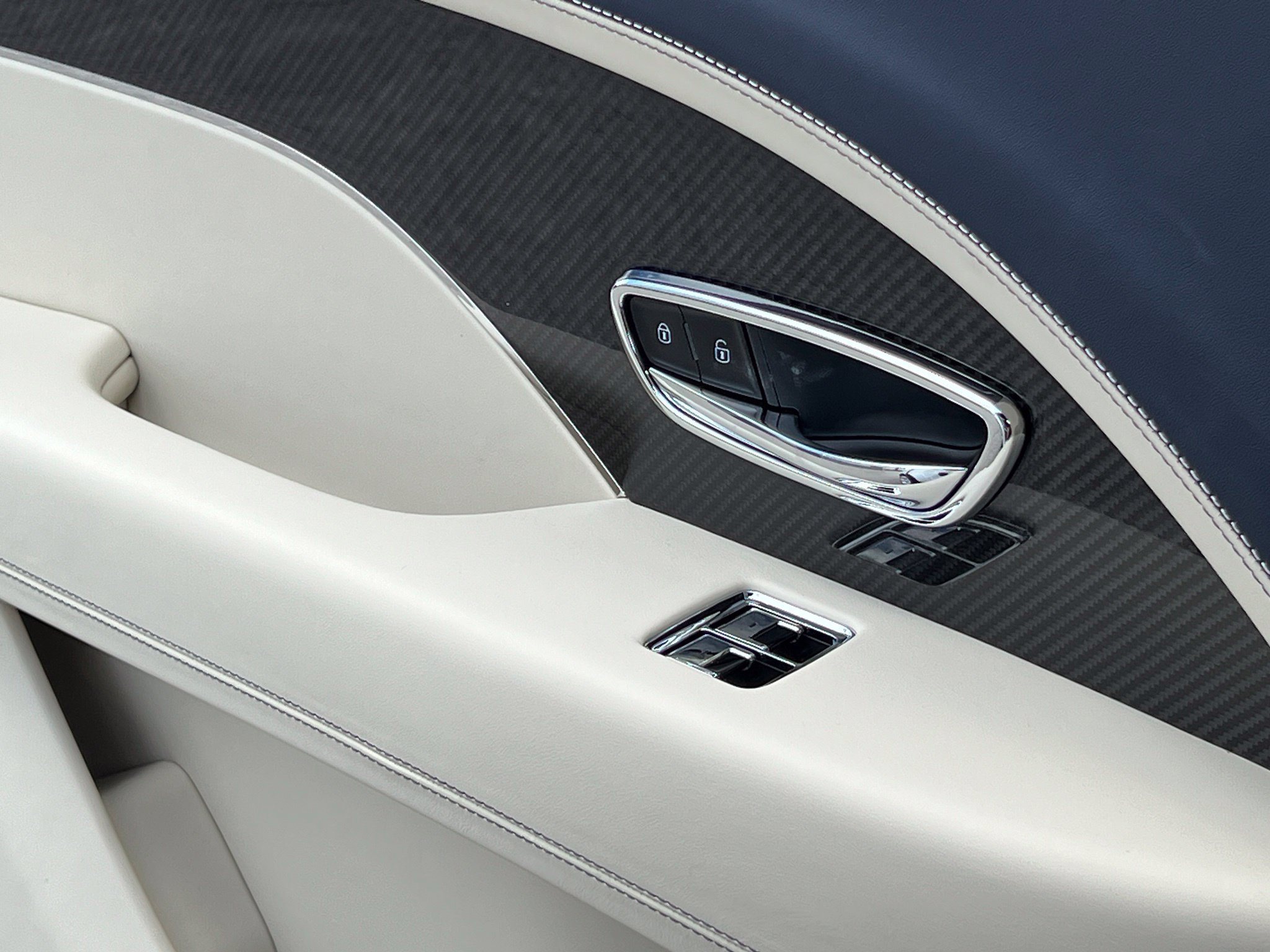 New 2026 Bentley Bentayga Extended Wheelbase AWD/4WD image 38