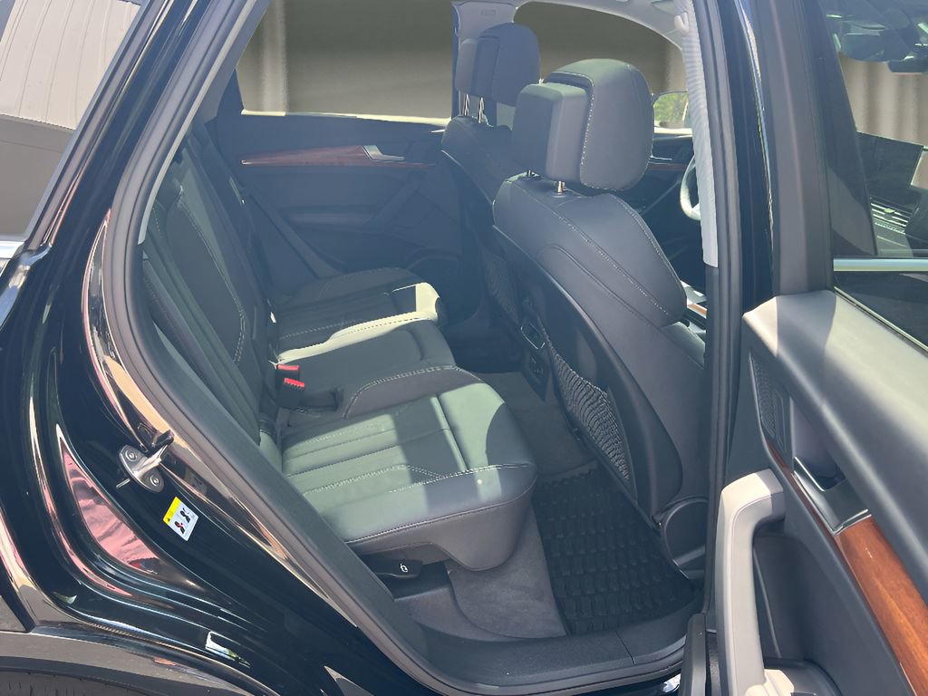 Used 2023 Audi Q5 e Premium Plus w/ Premium Plus Package image 12