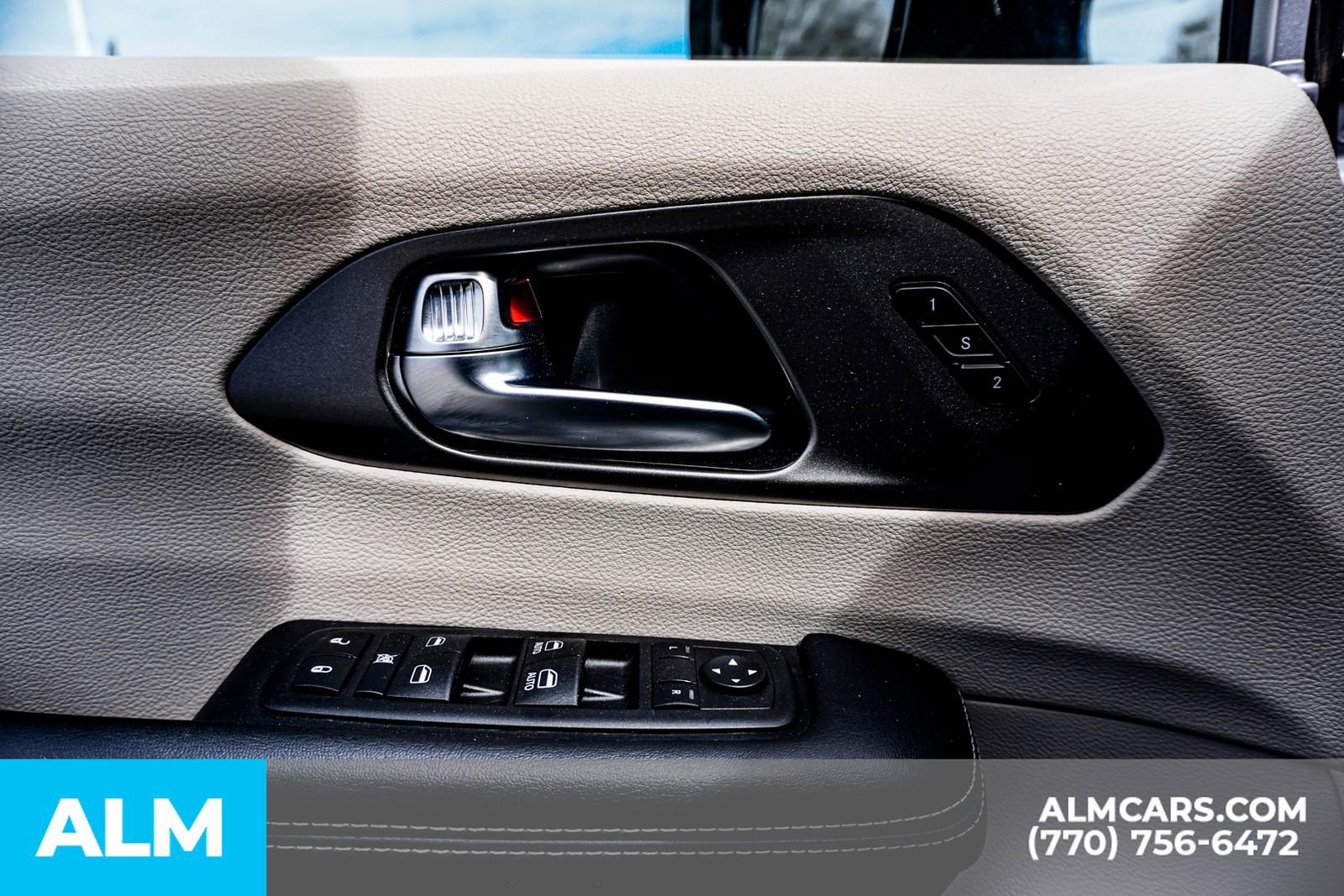 Used 2024 Chrysler Pacifica Touring-L image 56