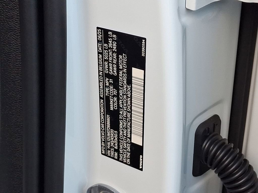 New 2026 Volvo XC40 B5 Ultra w/ Protection Package Premier image 18