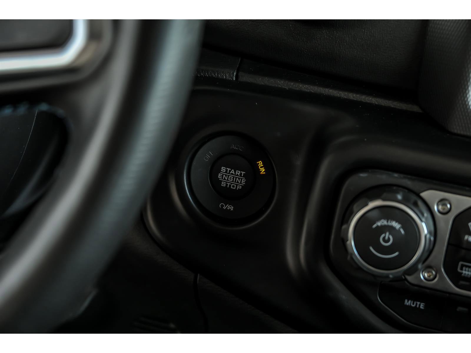 Used 2022 Jeep Wrangler Unlimited Rubicon 4xe w/ Cold Weather Group AWD/4WD image 18
