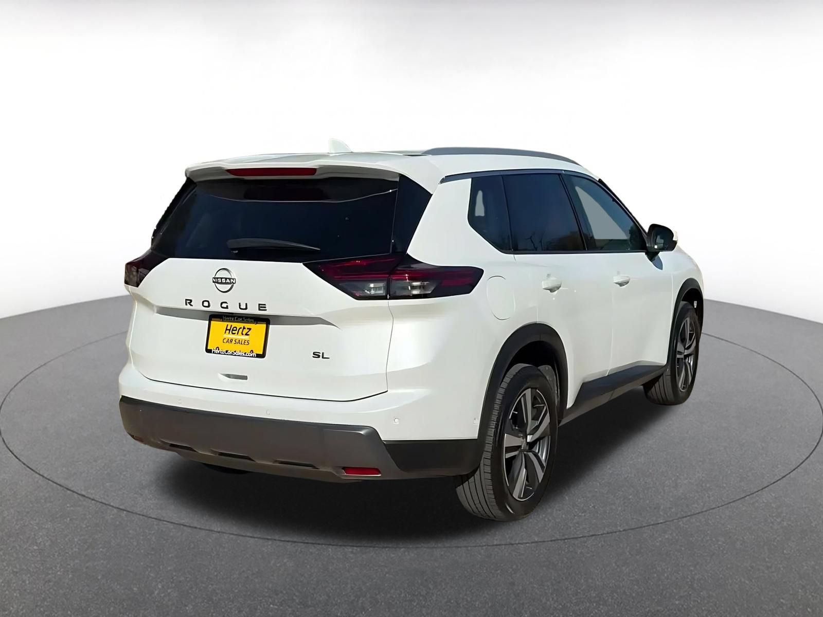 Used 2026 Nissan Rogue SL FWD image 13
