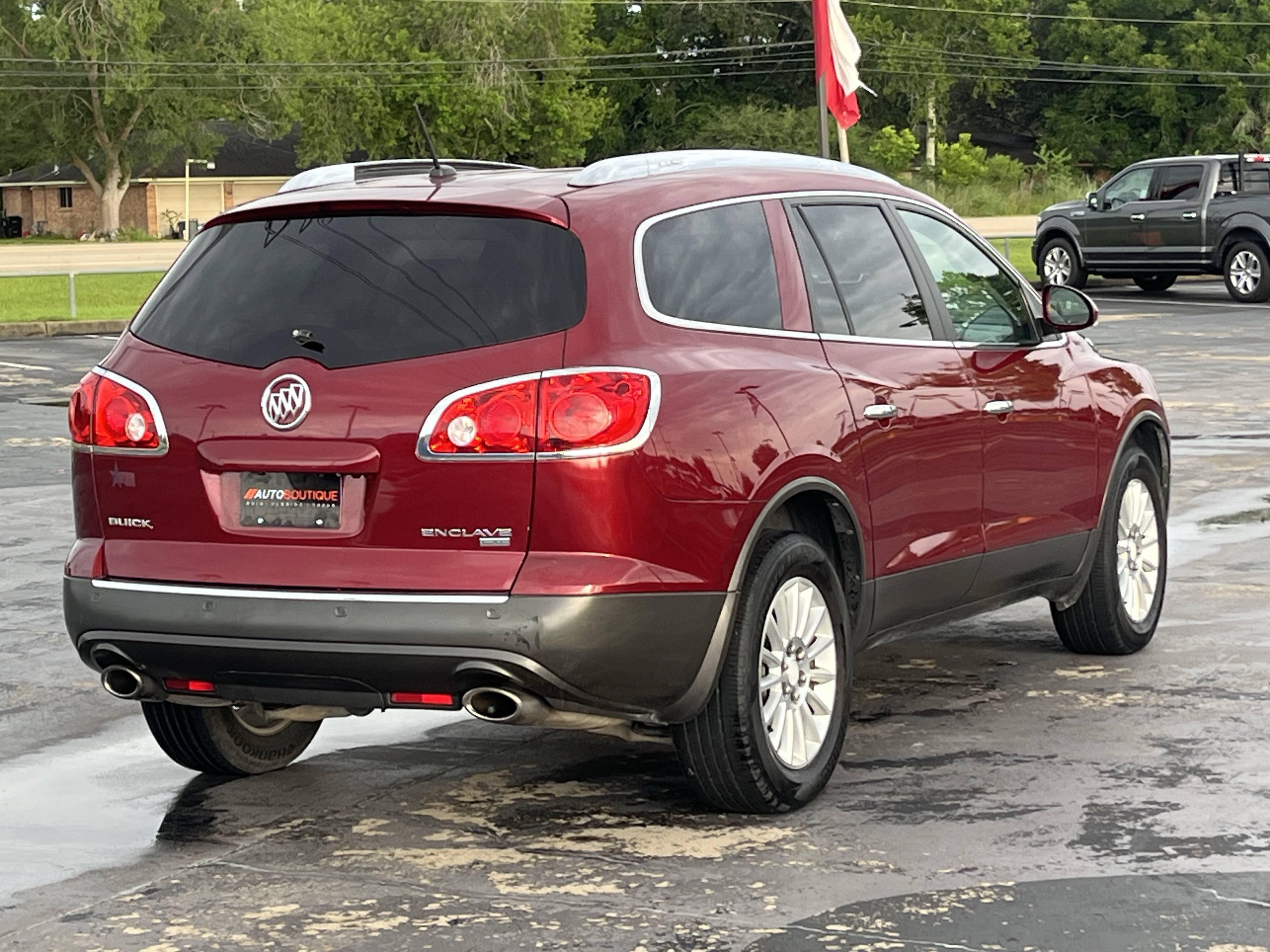 Used 2011 Buick Enclave CXL FWD image 9