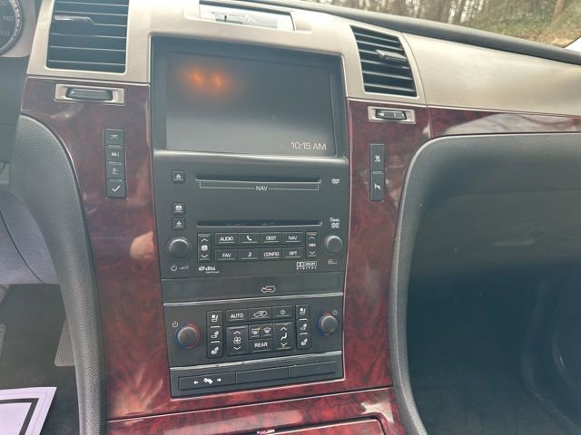 Used 2010 Cadillac Escalade Luxury AWD/4WD image 18