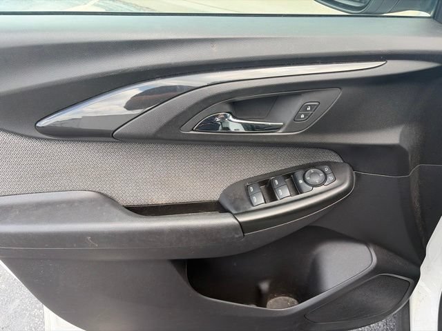 Used 2023 Chevrolet TrailBlazer LT FWD image 12