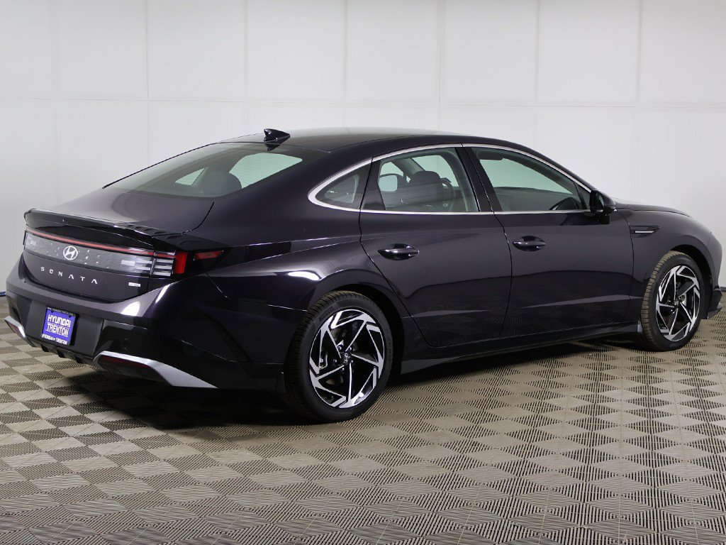 Certified 2026 Hyundai Sonata SEL AWD/4WD image 9