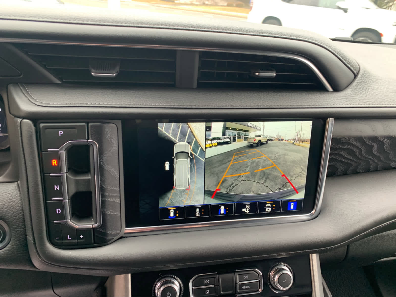 Used 2024 GMC Yukon XL Denali image 18