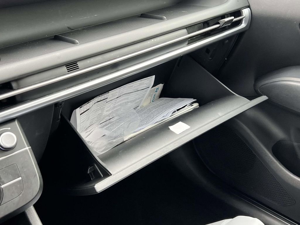 Certified 2025 Hyundai Tucson SE AWD/4WD image 34