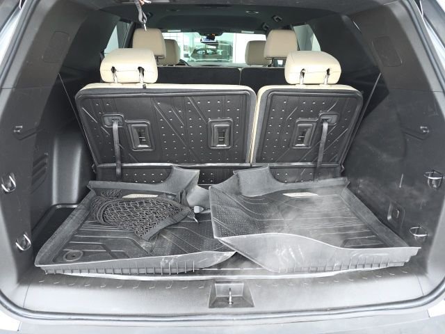 Used 2023 Chevrolet Traverse LS image 16