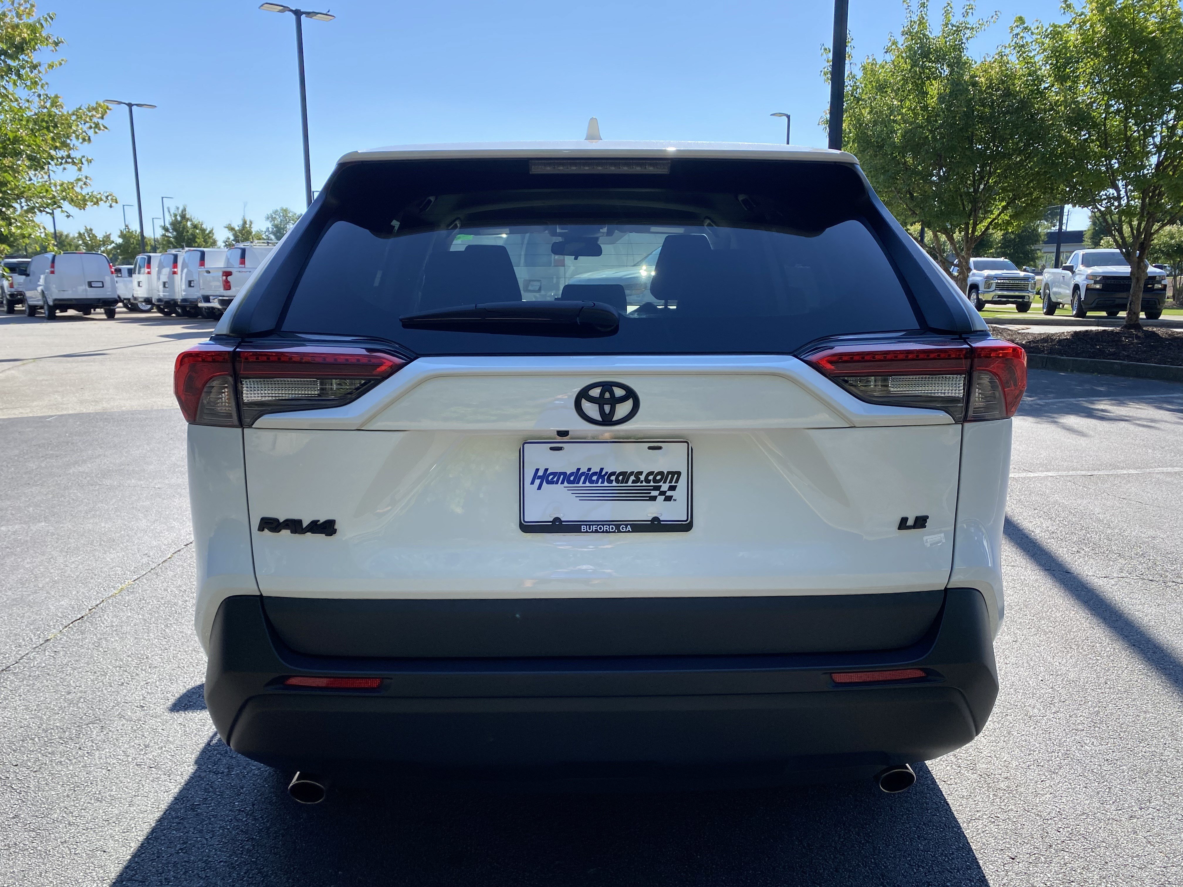 Used 2022 Toyota RAV4 LE FWD image 8