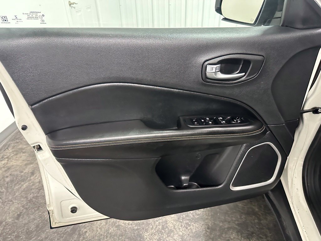 Used 2021 Jeep Compass Sport AWD/4WD image 9