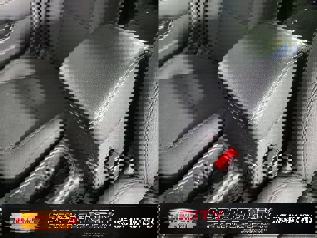 Used 2023 Jeep Wrangler Sahara image 25