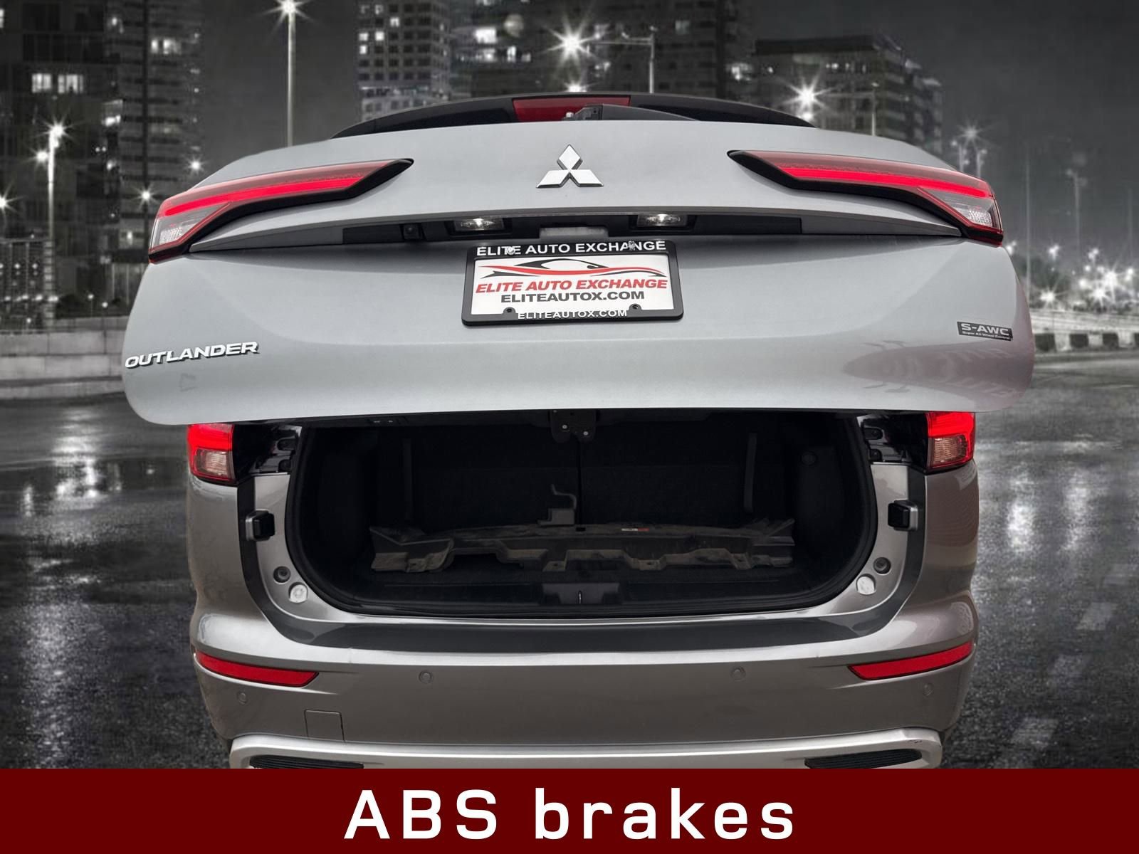 Used 2024 Mitsubishi Outlander SE image 16